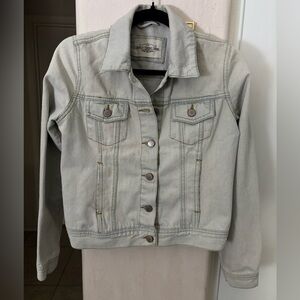 EUC Ashley Vintage Charm Women's Gray Denim Jacket, Size Small